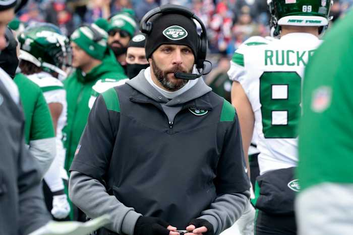Former New York Jets running backs coach is headed north to the New England Patriots.
